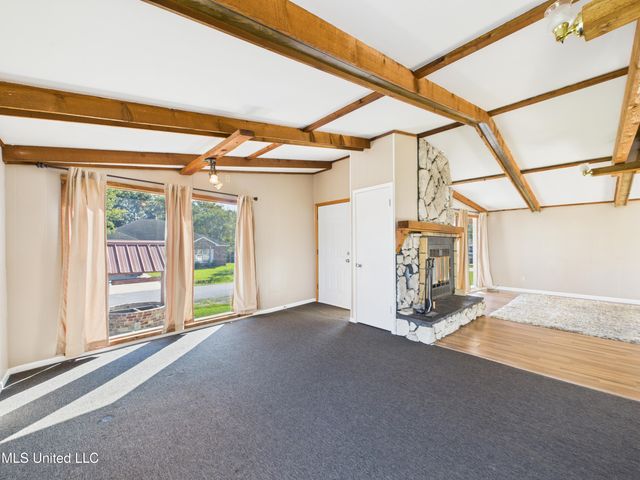 3605 N 9th Street, Ocean Springs, MS 39564