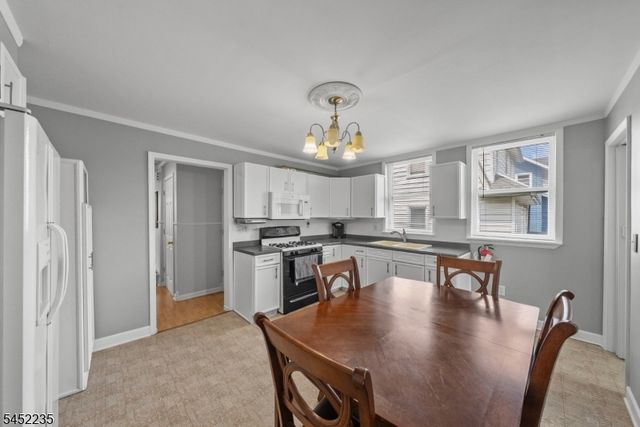 73 Berkeley Ave, Bloomfield Twp., NJ 07003