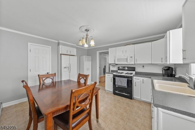 73 Berkeley Ave, Bloomfield Twp., NJ 07003