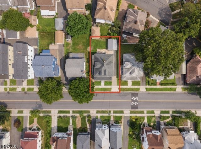 73 Berkeley Ave, Bloomfield Twp., NJ 07003
