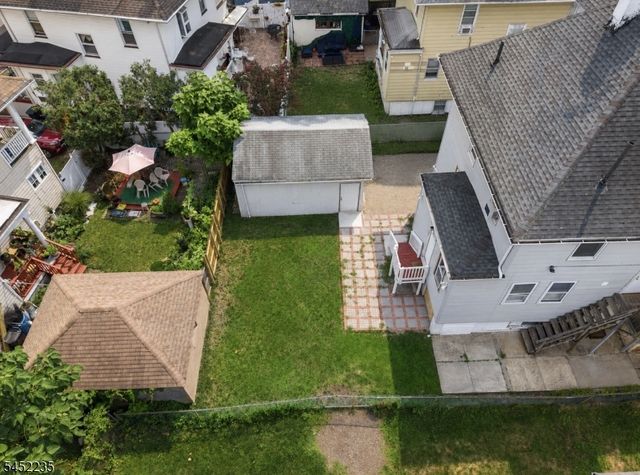 73 Berkeley Ave, Bloomfield Twp., NJ 07003