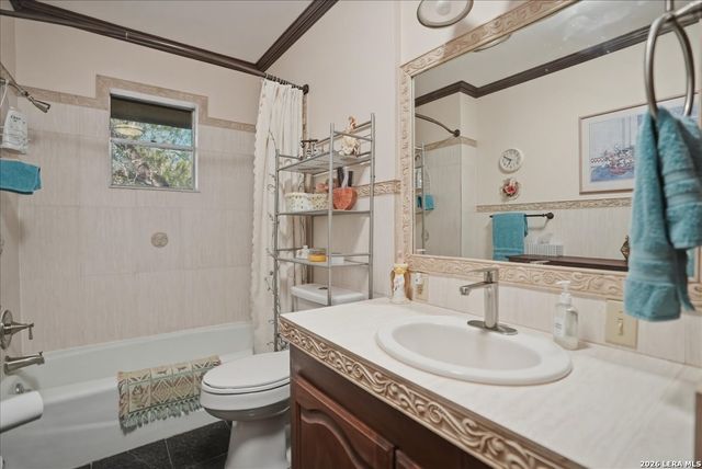 1309 Burleson St., George West, TX 78022