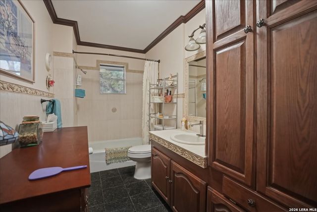 1309 Burleson St., George West, TX 78022