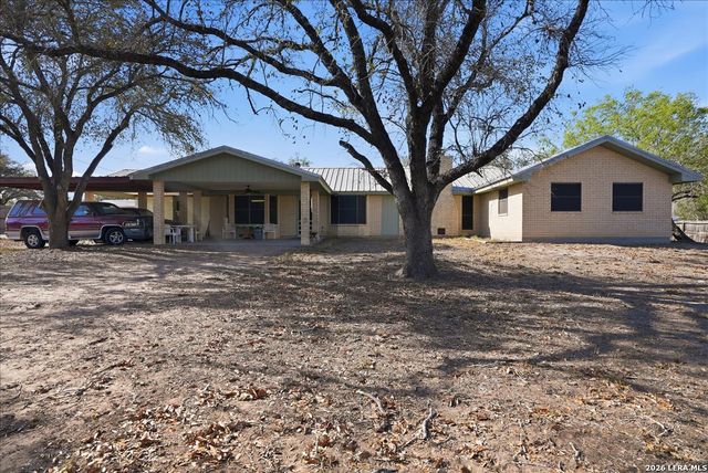 1309 Burleson St., George West, TX 78022