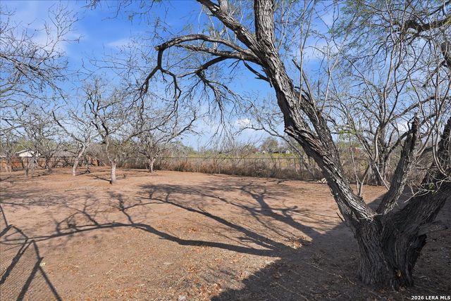 1309 Burleson St., George West, TX 78022