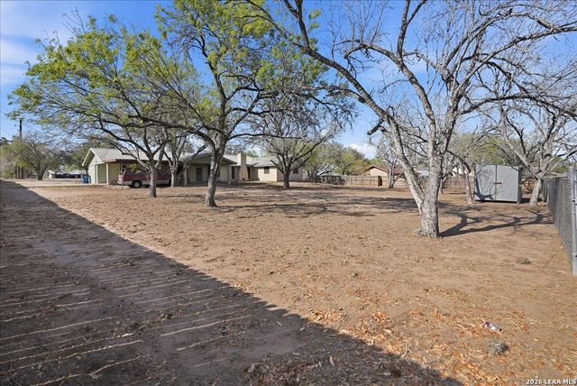 1309 Burleson St., George West, TX 78022