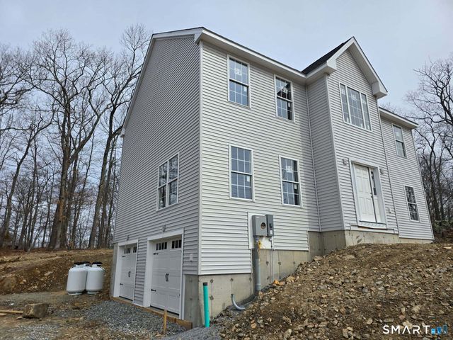 9 Charles Road, Oxford, CT 06478