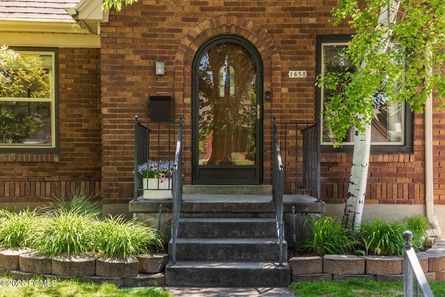1658 E Harrison Avenue, Salt Lake City, UT 84105