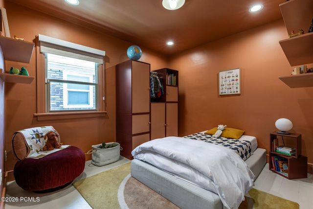 1658 E Harrison Avenue, Salt Lake City, UT 84105