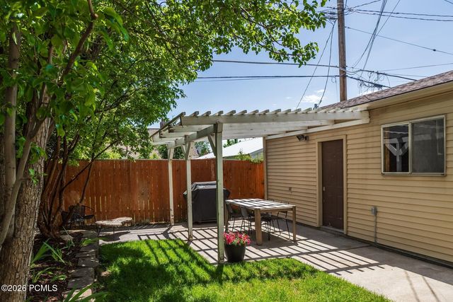 1658 E Harrison Avenue, Salt Lake City, UT 84105