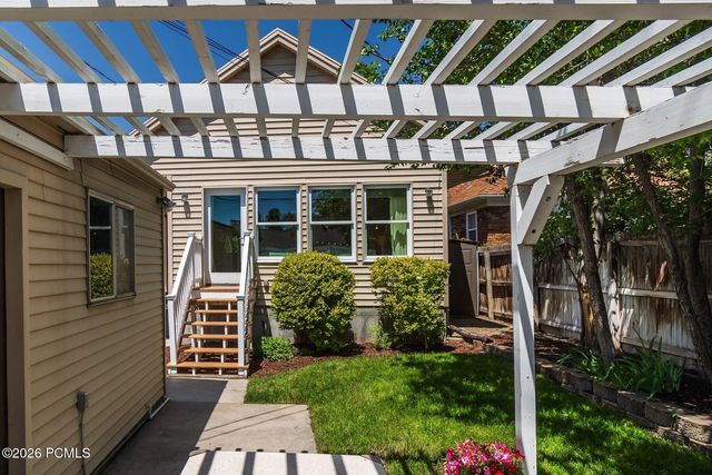 1658 E Harrison Avenue, Salt Lake City, UT 84105