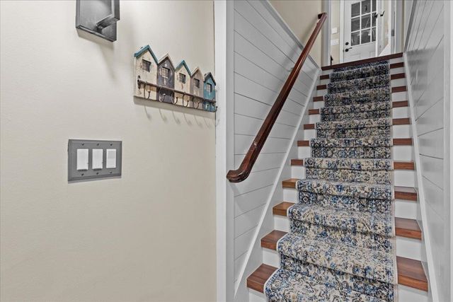 23 Duval Street, South Burlington, VT 05403