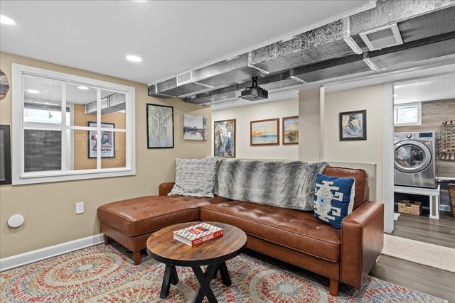 23 Duval Street, South Burlington, VT 05403