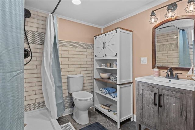 23 Duval Street, South Burlington, VT 05403