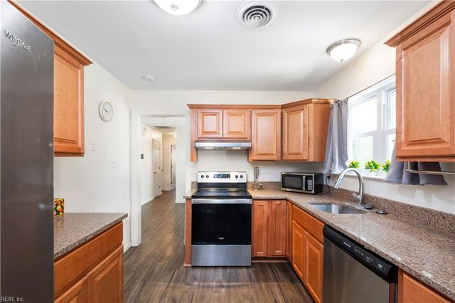 3340 Lakecrest RD, Virginia Beach, VA 23452