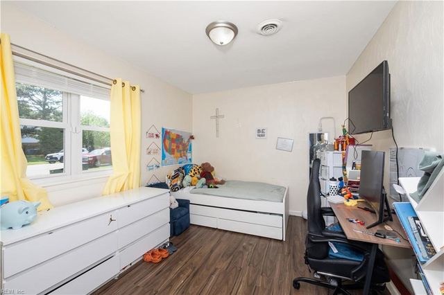 3340 Lakecrest RD, Virginia Beach, VA 23452