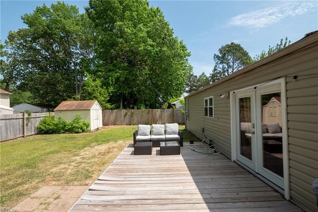 3340 Lakecrest RD, Virginia Beach, VA 23452