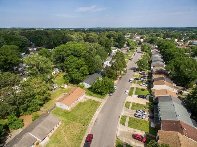 3340 Lakecrest RD, Virginia Beach, VA 23452