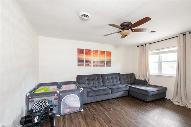 3340 Lakecrest RD, Virginia Beach, VA 23452