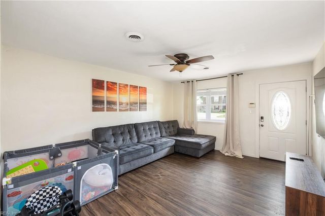 3340 Lakecrest RD, Virginia Beach, VA 23452