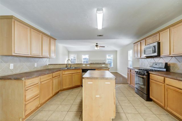 18319 Austin Oak Lane, Richmond, TX 77407