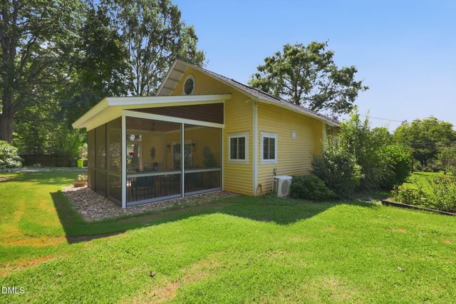 306 N Ninth Street, Mebane, NC 27302