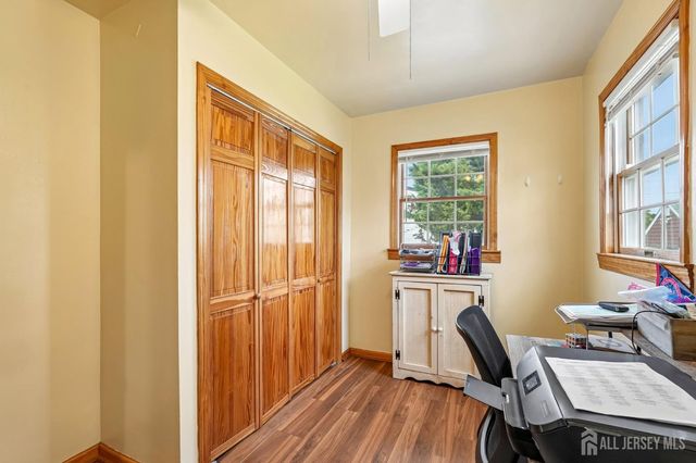 933 McCandless Place, Linden, NJ 07036