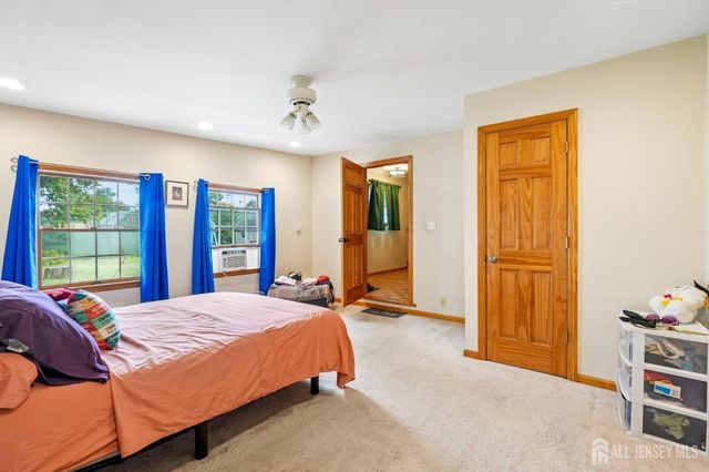 933 McCandless Place, Linden, NJ 07036