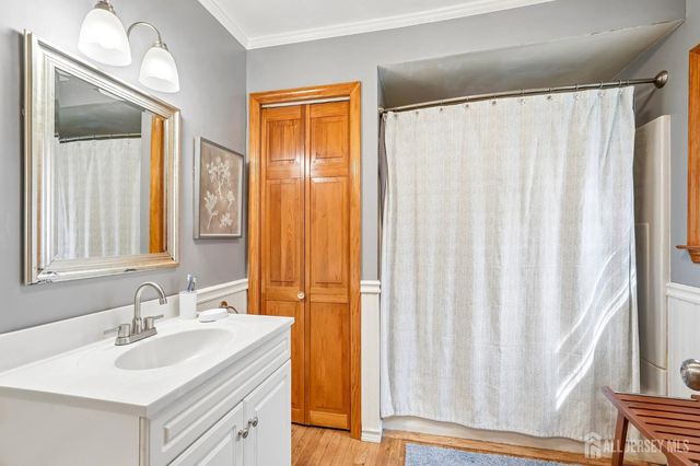 933 McCandless Place, Linden, NJ 07036