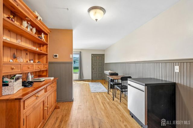 933 McCandless Place, Linden, NJ 07036