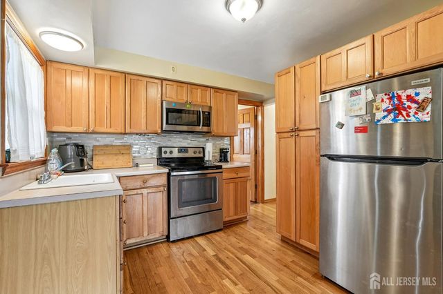 933 McCandless Place, Linden, NJ 07036