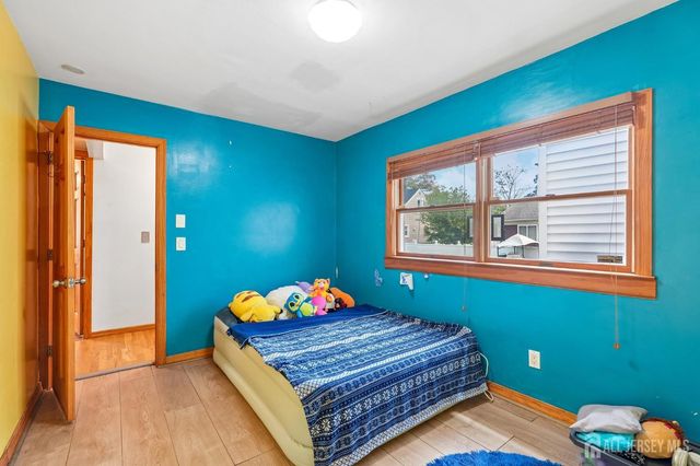933 McCandless Place, Linden, NJ 07036