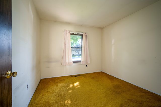 2887 Roundtree Drive, Troy, MI 48083