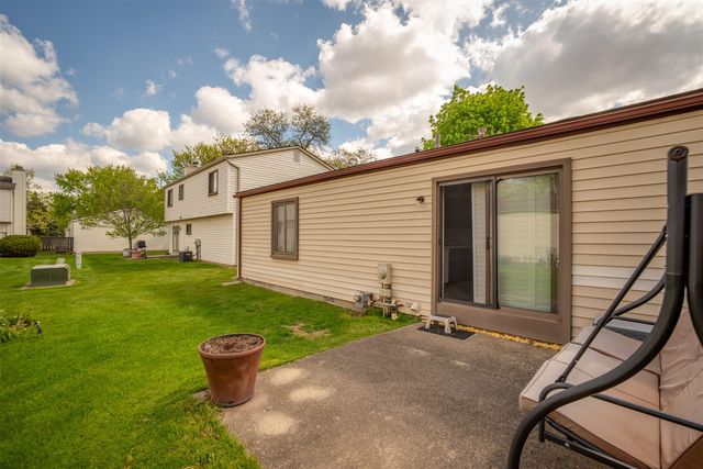 2887 Roundtree Drive, Troy, MI 48083