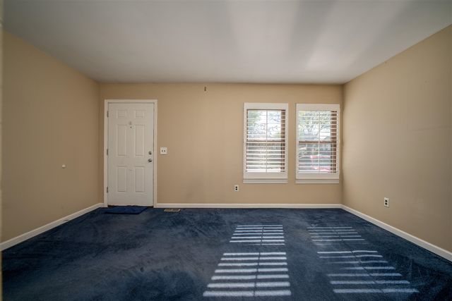 2887 Roundtree Drive, Troy, MI 48083