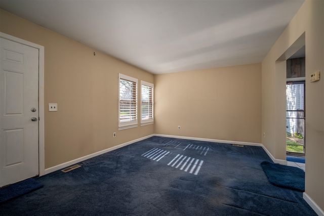 2887 Roundtree Drive, Troy, MI 48083