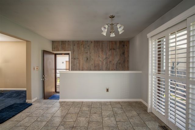 2887 Roundtree Drive, Troy, MI 48083
