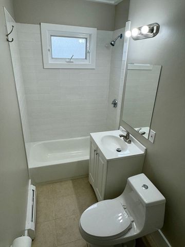 23 Mall 12, Lynn, MA 01905