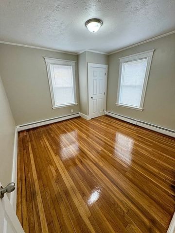 23 Mall 12, Lynn, MA 01905