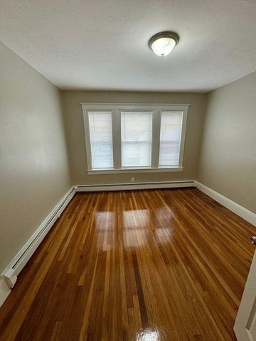 23 Mall 12, Lynn, MA 01905