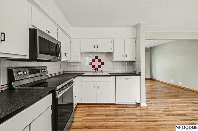 6209 Elm Street, Omaha, NE 68106