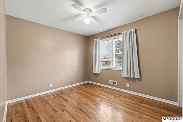 6209 Elm Street, Omaha, NE 68106