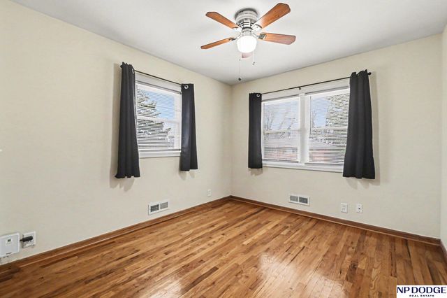 6209 Elm Street, Omaha, NE 68106