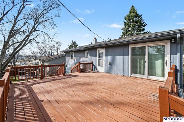 6209 Elm Street, Omaha, NE 68106