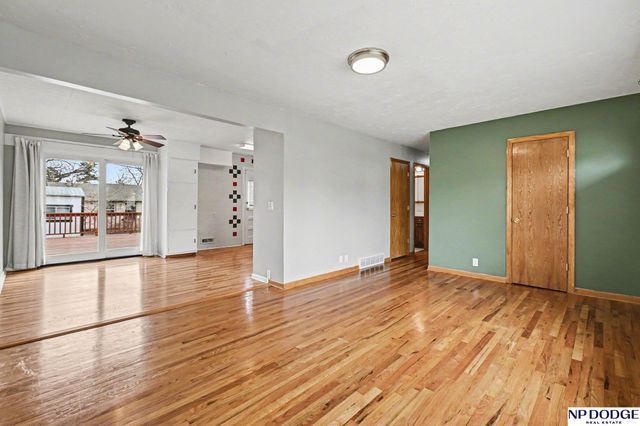 6209 Elm Street, Omaha, NE 68106