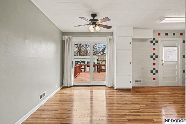 6209 Elm Street, Omaha, NE 68106