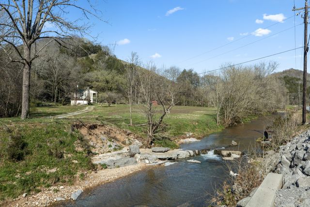 2203 Stones River Rd, Woodbury, TN 37190