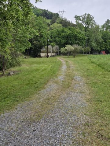 2203 Stones River Rd, Woodbury, TN 37190
