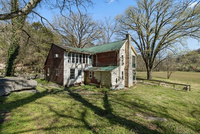 2203 Stones River Rd, Woodbury, TN 37190