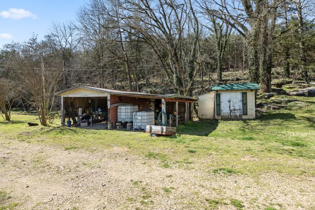 2203 Stones River Rd, Woodbury, TN 37190